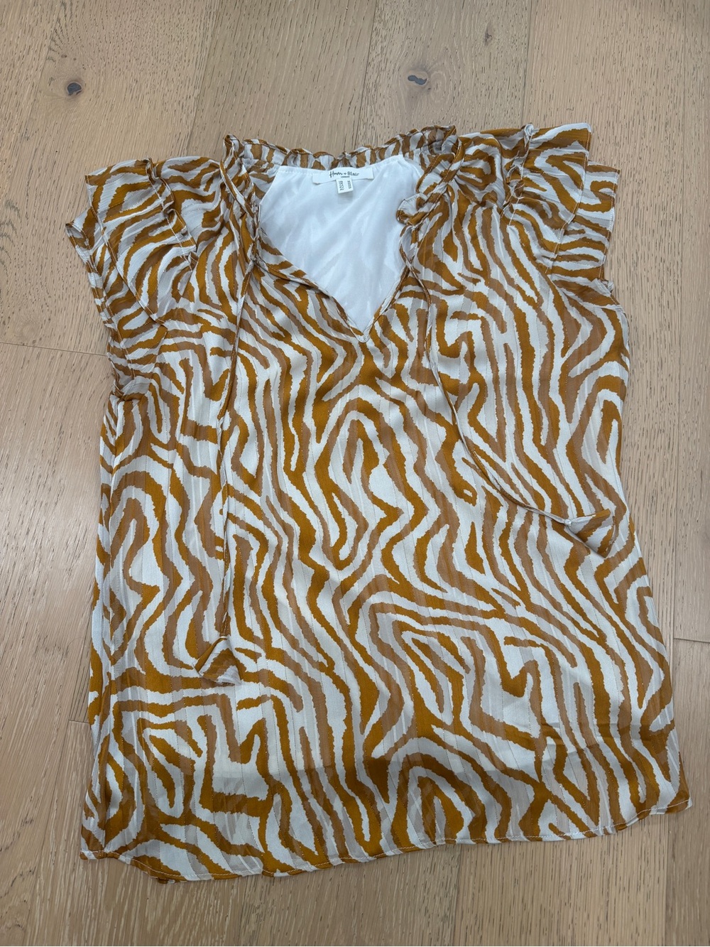 Haver and Blair Women’s Tiger Print Sleeveless Top Ruffle Sleeve Medium